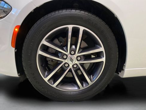 Used 2019 Dodge Charger SXT AWD/4WD image 8