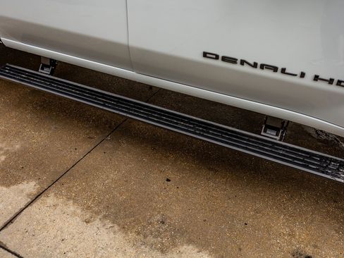 Used 2026 GMC Sierra 3500 Denali Ultimate image 13