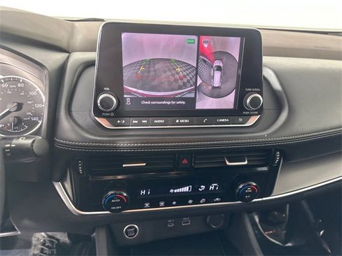 Used 2021 Nissan Rogue SV image 29