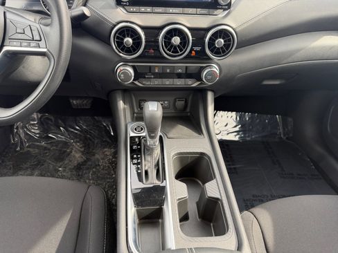 Used 2025 Nissan Sentra SV image 13