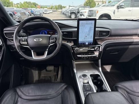 Used 2023 Ford Explorer Platinum w/ Technology Package AWD/4WD image 19