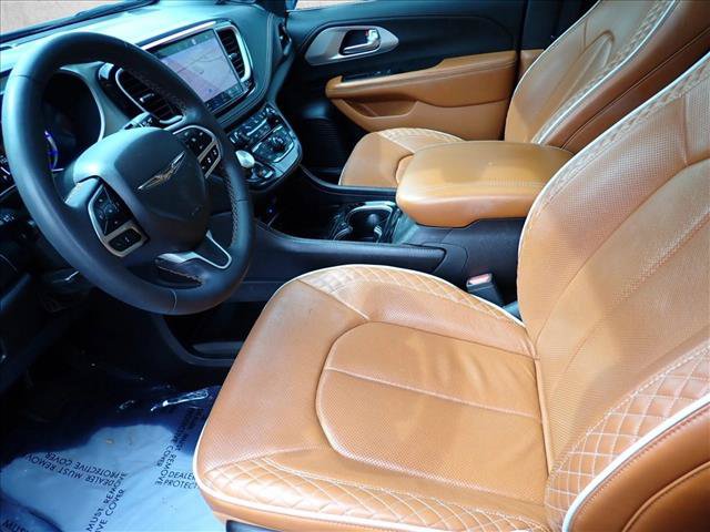 Used 2024 Chrysler Pacifica Pinnacle FWD image 13