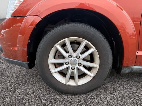 Used 2013 Dodge Journey SXT w/ Flexible Seating Group image 14