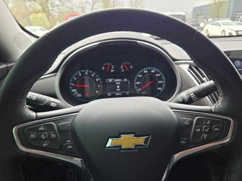 Used 2025 Chevrolet Malibu RS FWD image 29