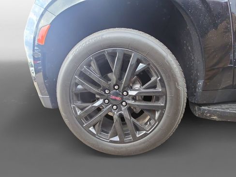 Used 2024 GMC Yukon XL SLT AWD/4WD image 14