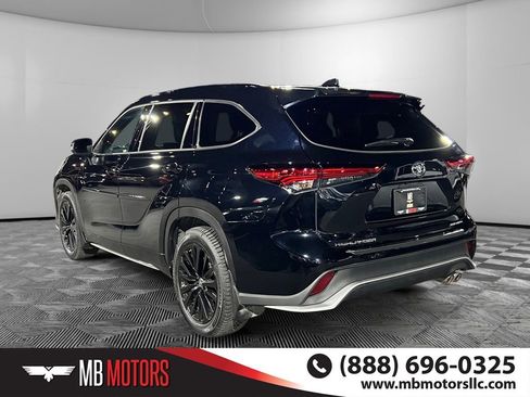 Used 2023 Toyota Highlander L image 8