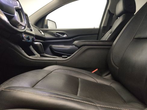 Used 2019 GMC Acadia SLT FWD image 17