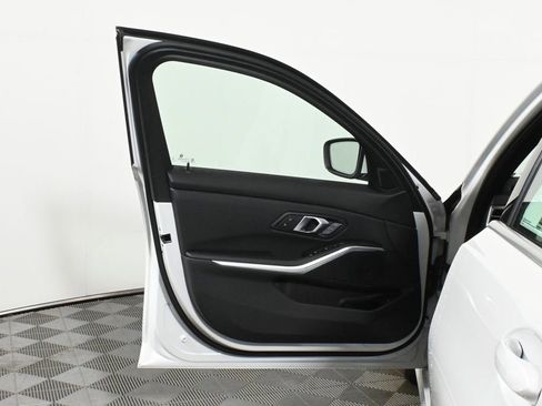 Used 2025 BMW 330i xDrive Sedan w/ Convenience Package image 30