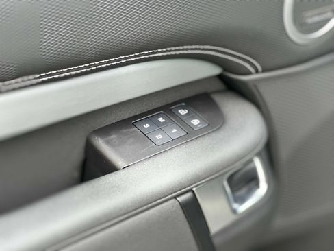 New 2026 Land Rover Discovery Limited Edition image 14