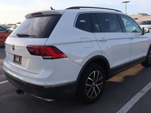 Used 2020 Volkswagen Tiguan SE FWD image 2