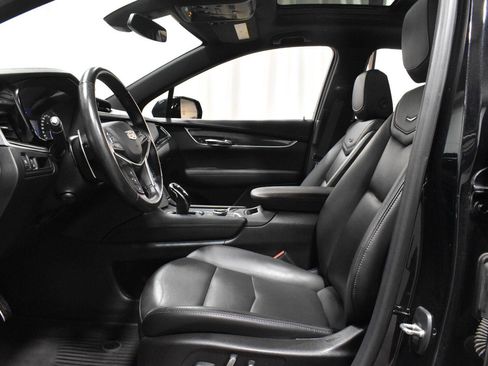 Used 2022 Cadillac XT5 Sportv AWD/4WD image 2