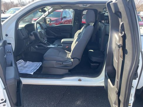 Used 2022 Nissan Frontier S image 8