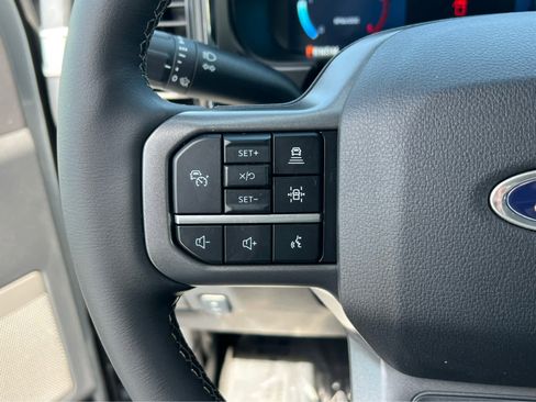 New 2026 Ford F250 Lariat w/ Black Appearance Package image 34