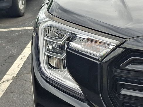 Used 2023 GMC Terrain SLE w/ Driver Convenience Package AWD/4WD image 3