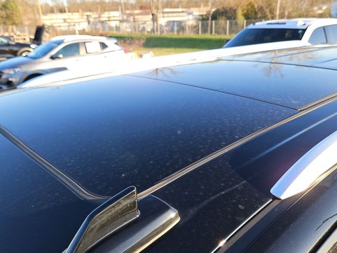 Used 2023 GMC Yukon XL Denali image 6