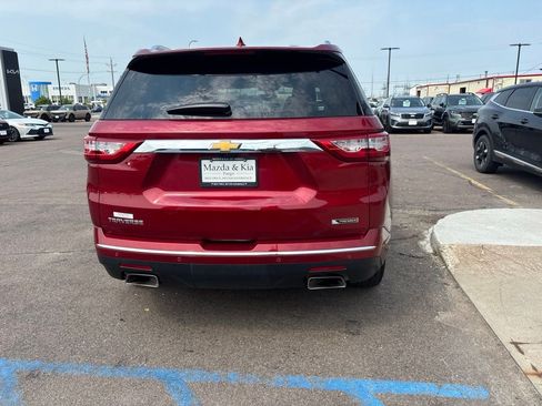 Used 2018 Chevrolet Traverse Premier w/ Driver Confidence II Package FWD image 6