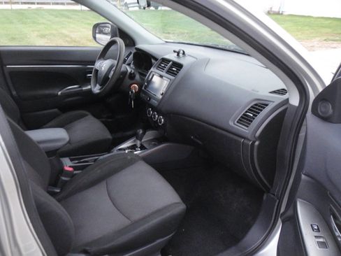 Used 2018 Mitsubishi Outlander Sport ES image 9