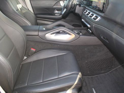 Used 2020 Mercedes-Benz GLE 350 4MATIC image 3
