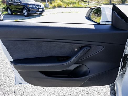 Used 2018 Tesla Model 3 Long Range image 14