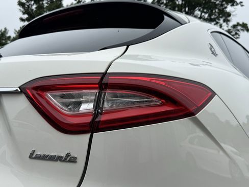Used 2019 Maserati Levante Base image 15