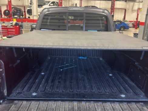 Used 2020 Toyota Tacoma SR image 7