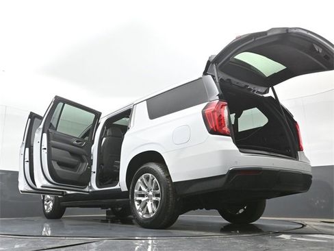 Used 2022 GMC Yukon XL SLT image 58