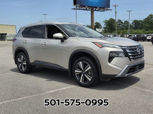 Used 2025 Nissan Rogue SL FWD image 7