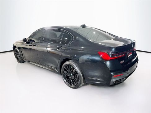 Used 2022 BMW 740i w/ M Sport Package RWD image 31