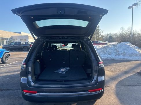 New 2026 Jeep Grand Cherokee Altitude AWD/4WD image 39