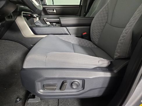 Used 2025 Toyota Tundra SR5 w/ SR5 Convenience Package AWD/4WD image 32