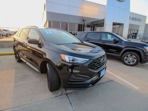 Used 2024 Ford Edge SE w/ Black Appearance Package AWD/4WD image 2
