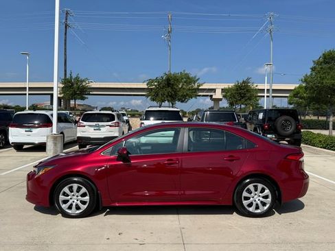 Used 2026 Toyota Corolla LE FWD image 7