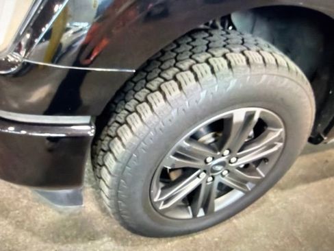 Used 2021 Ford F150 Lariat w/ Equipment Group 502A High AWD/4WD image 3