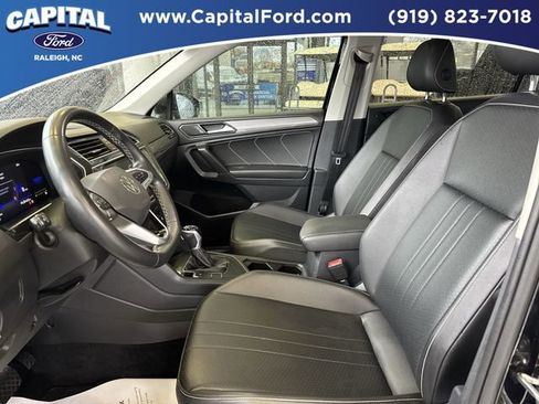 Used 2022 Volkswagen Tiguan SE image 19
