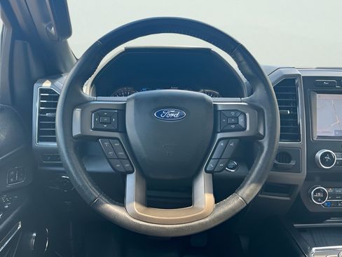 Used 2020 Ford Expedition XLT w/ Equipment Group 202A RWD image 19