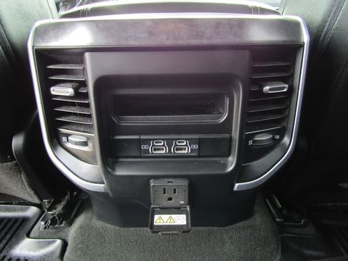 Used 2021 RAM 1500 Big Horn AWD/4WD image 38