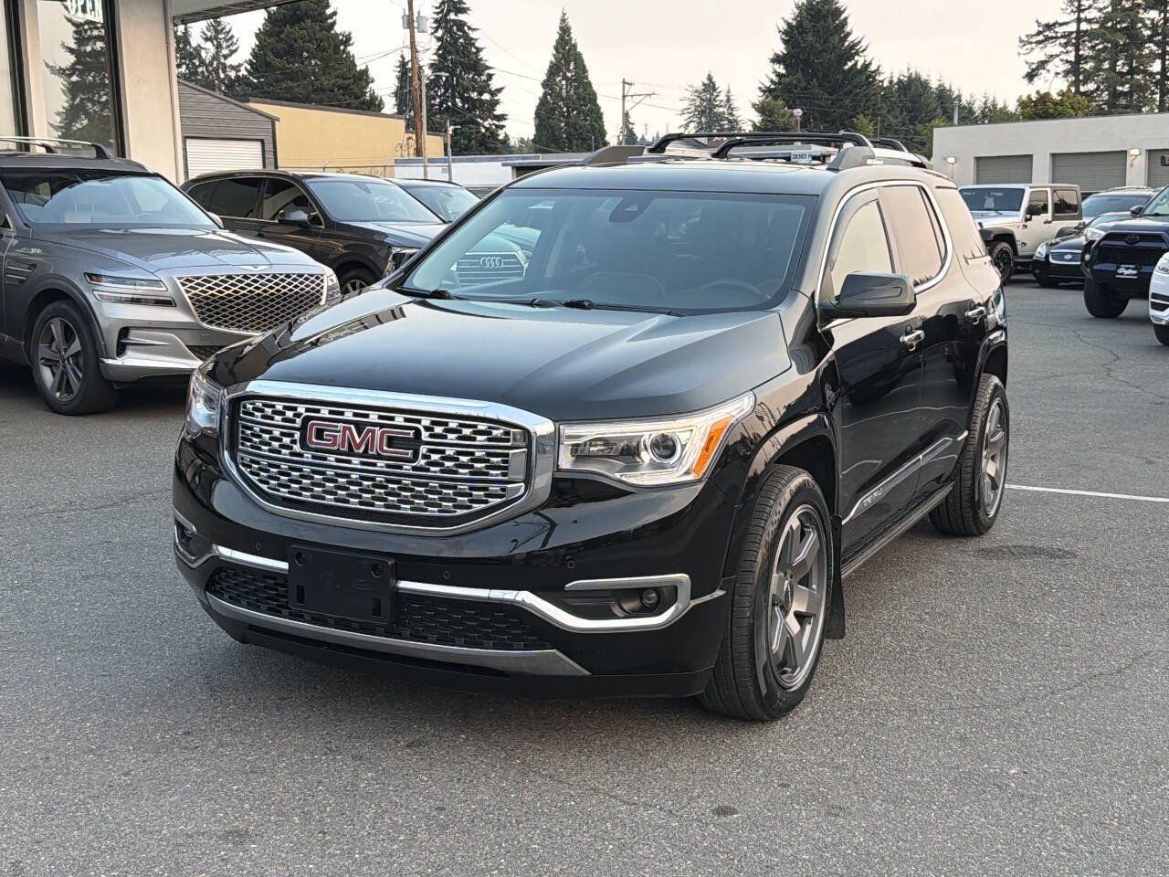 Used 2017 GMC Acadia Denali AWD/4WD image 1