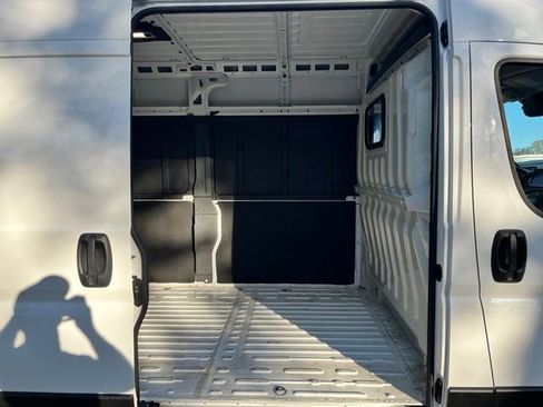 Used 2025 RAM ProMaster 3500 w/ Convenience Group FWD image 17