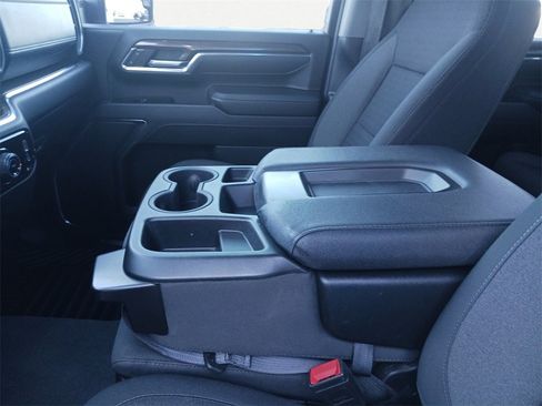 Used 2024 Chevrolet Silverado 2500 LT image 11