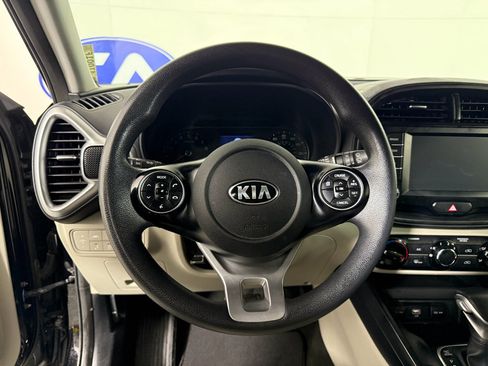 Used 2020 Kia Soul S image 24