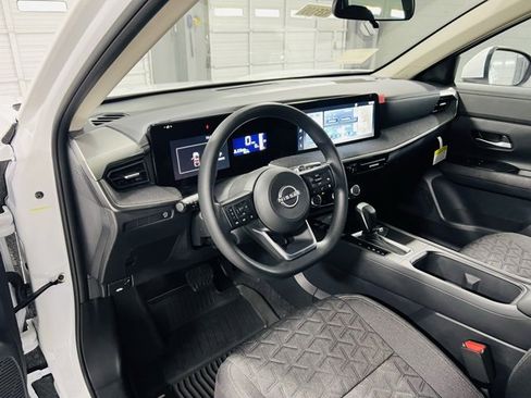 New 2025 Nissan Kicks SV image 18