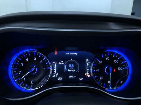 Used 2025 Chrysler Pacifica Select image 30