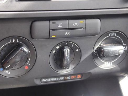 Used 2014 Volkswagen Jetta S image 29