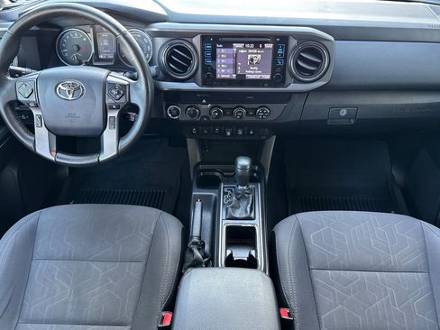 Used 2019 Toyota Tacoma TRD Off-Road image 17