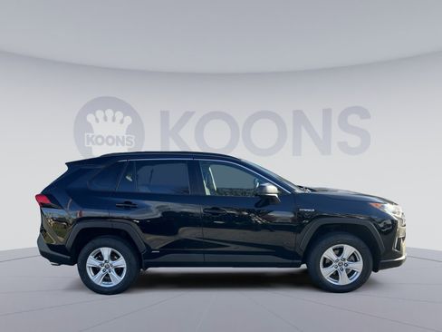 Used 2020 Toyota RAV4 LE image 8