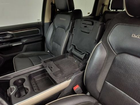 Used 2019 RAM 1500 Laramie AWD/4WD image 32