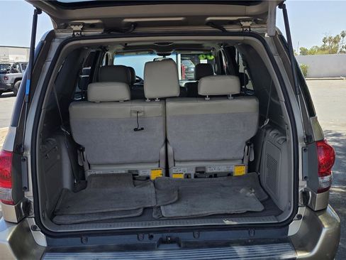 Used 2006 Toyota Sequoia SR5 RWD image 10