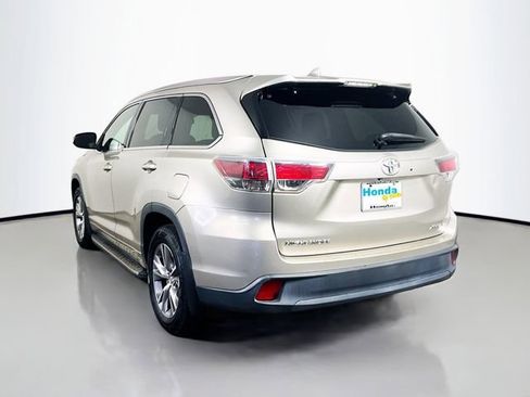 Used 2015 Toyota Highlander XLE AWD/4WD image 7