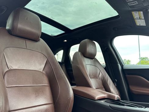 Used 2017 Jaguar F-PACE S AWD/4WD image 17