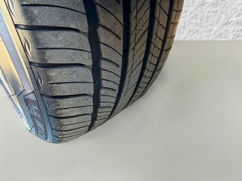 Used 2025 Genesis G90 3.5T image 44